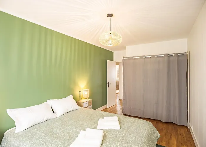 Le Logis De La Paix - Garage - Balcon Troyes